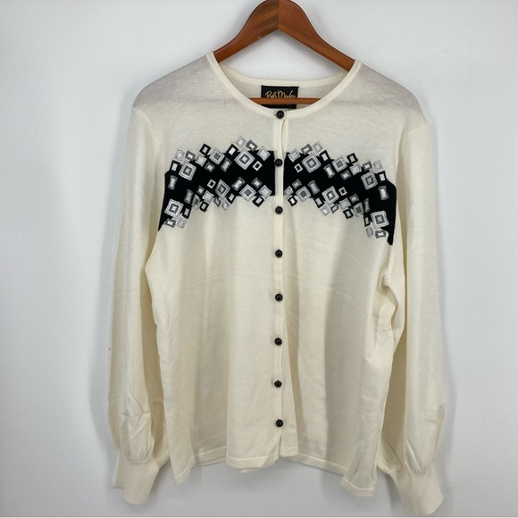 Bob Mackie Womens Size XL 2 Pc Sweater Set Tank Cardigan Black/White Embroidered - Picture 2 of 16